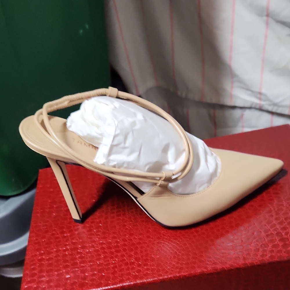 Tamara Mellon Tan Heels with Sleek Pointed Toe